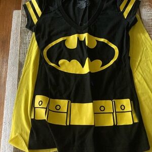 Womens Batman tshirt w/ removable  Cape